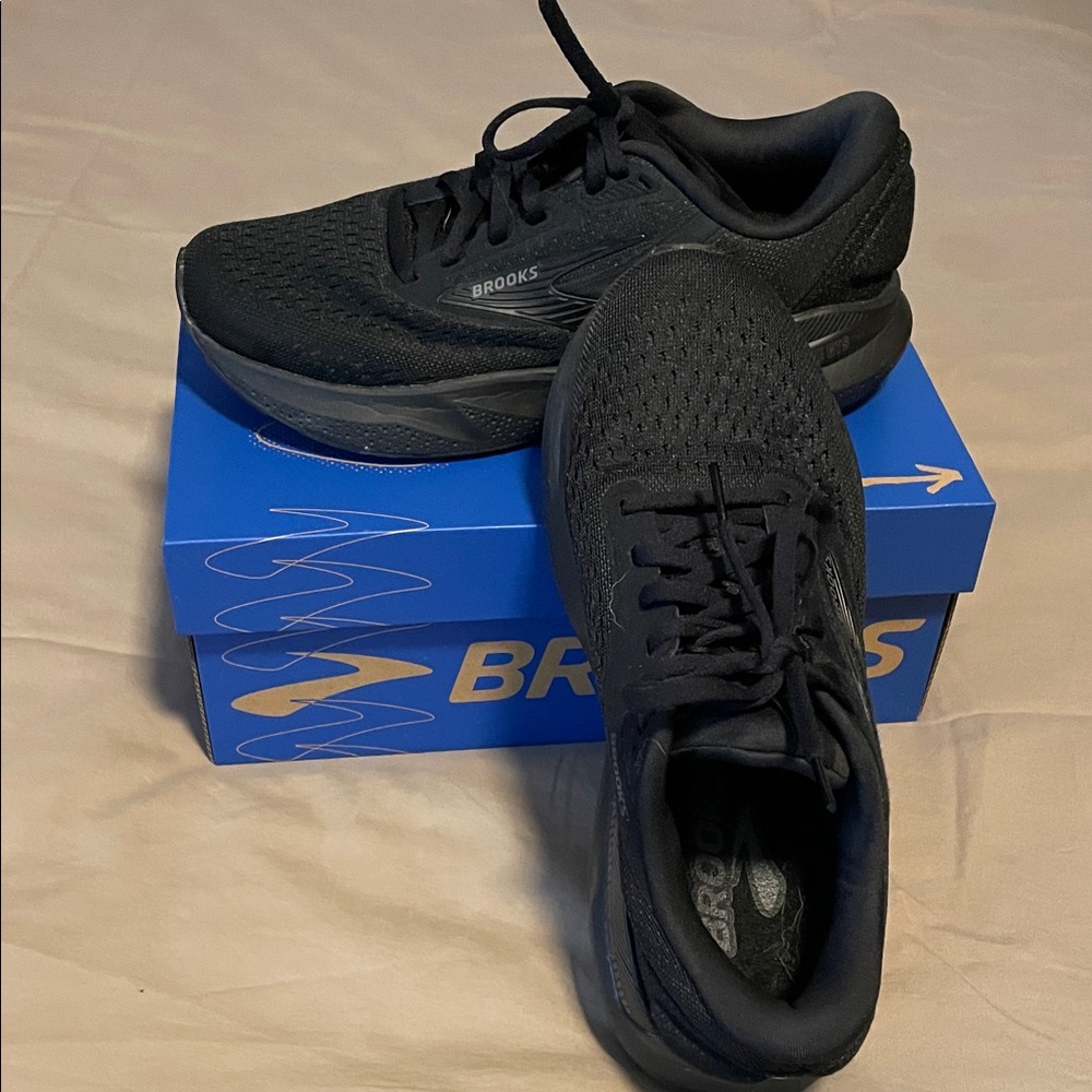 Brooks Dark Charcoal Athletic Shoes